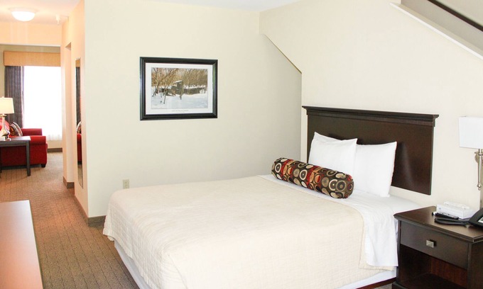 Kelleys Island House | Experience Island Tranquility at the Iroquois Suites Kelleys Island 216