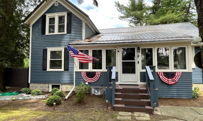 Oostburg House | Experience Lake Michigan views from your cozy 3-bedroom retreat