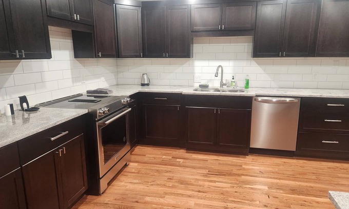 Inman House | Experience Luxury and Comfort 7100 Sq Ft home ideal for Retreats & Getaways!