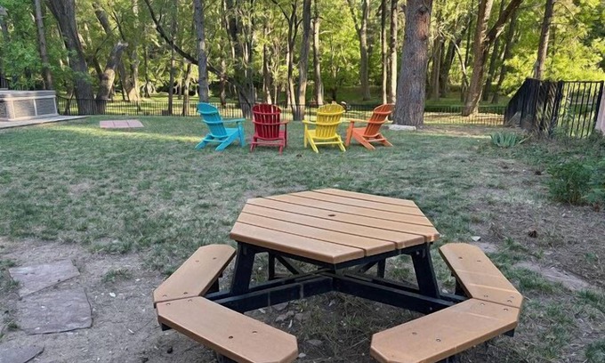 Ruidoso House | Experience Luxury and Entertainment at Riverside Retreat