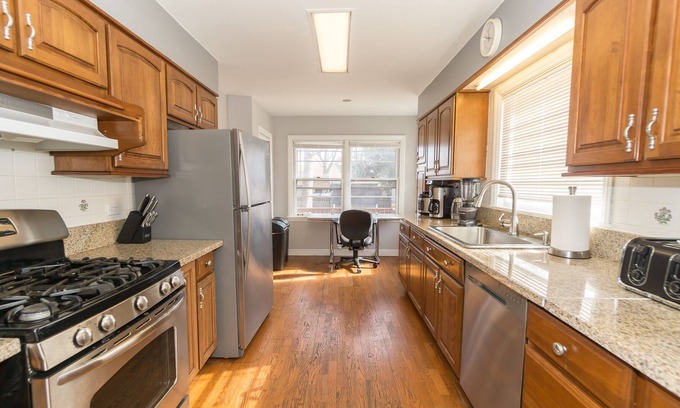 Addison House | Experience luxury near Downtown Chicago