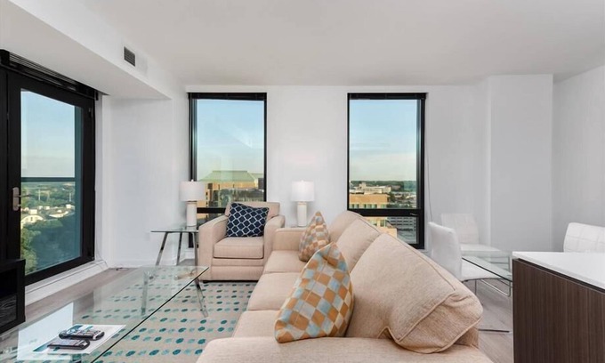 Reston Apartment | Experience Reston | Work Desk + Fast WiFi | nr Washington DC