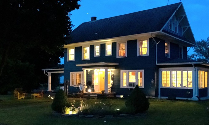South Lima House | Experience the Finger Lakes in a 1915 Colonial Revival Home