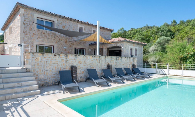 Saint-Ambroix Villa | Experience the luxury & elegance of Villa Eole