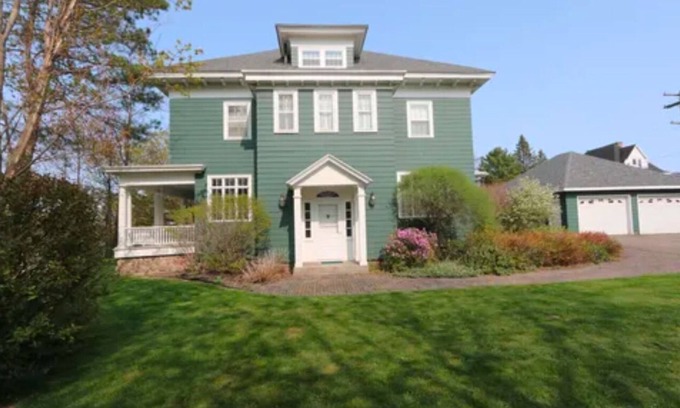 Sault Ste. Marie House | Experience Timeless Elegance at Our Historic Home