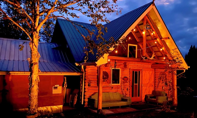 Cochrane Cottage | Experience True Solitude in this Gorgeous Wilderness Log Cabin
