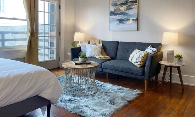 Mount Adams Condo | Explore Downtown and Mount Adams with River Views