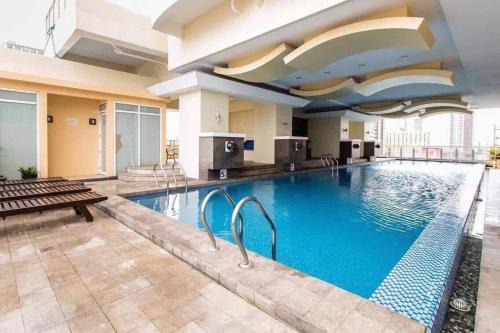 Ermita Night District Apartment | Explore Manila Trendy 1BR unit in Birch Tower