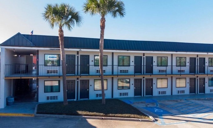 Slidell Hotel | Explore New Orleans w/Comfortable Base Near French Quarter – 3 Affordable Units