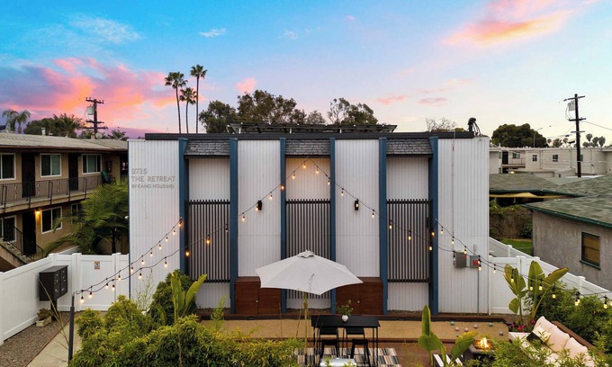 Pacific Beach House | Explore PB from 2BR Luxe House + Patio & Hot Tub