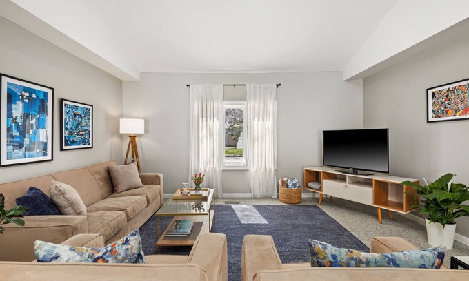 Royal Oak House | Explore Royal Oak and Birmingham from Merrill House!