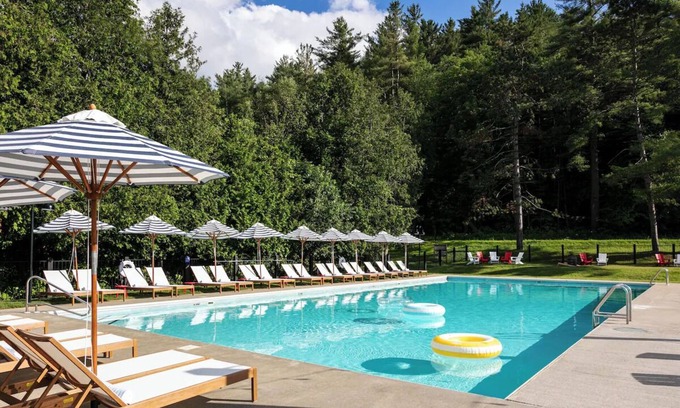 Stowe Area Hotel | Explore Stowe from a Comfortable Room Near Trails, Pool!