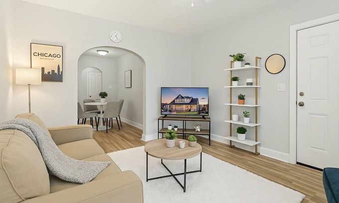 Palmer Square Apartment | Explore the City: Sleek 2BR Gem in North Chicago