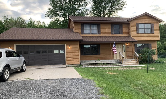 International Falls House | Explore the North Country with a comfortable home in town