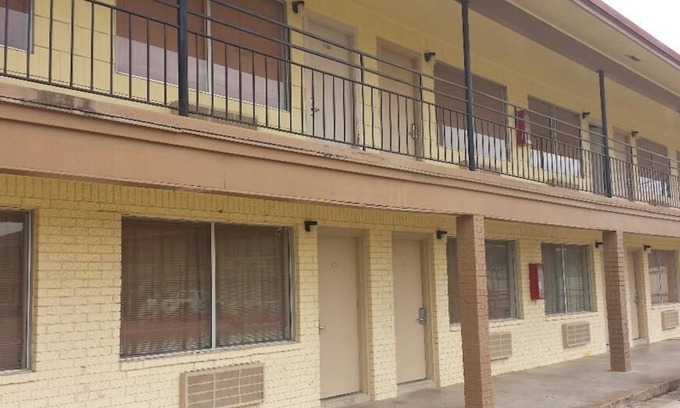 Bay City Hotel | Express Inn - Bay City