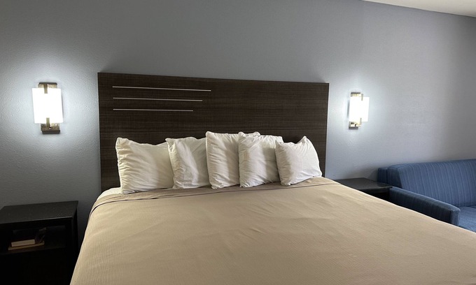 Hartselle Hotel | Express Inn & Suites