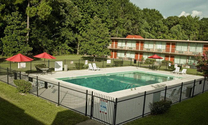Palestine Hotel | Express Inn & Suites