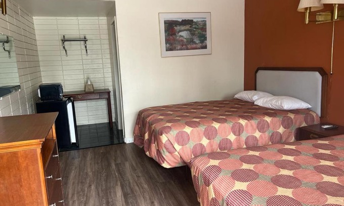 Northwood Hotel | Express Motel