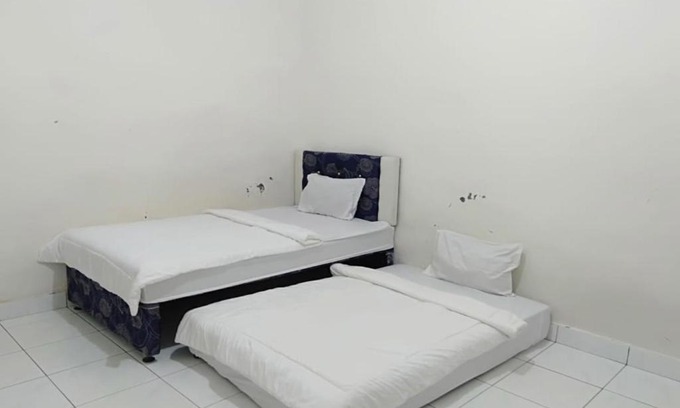 Bandar Lampung Hotel | EXPRESS O 91436 Mess Sadam