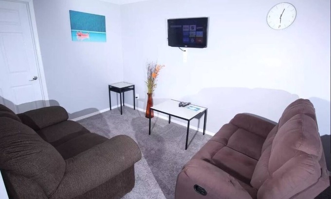 Fort Gary House | Exquisite 2 Bedroom Basement Suite