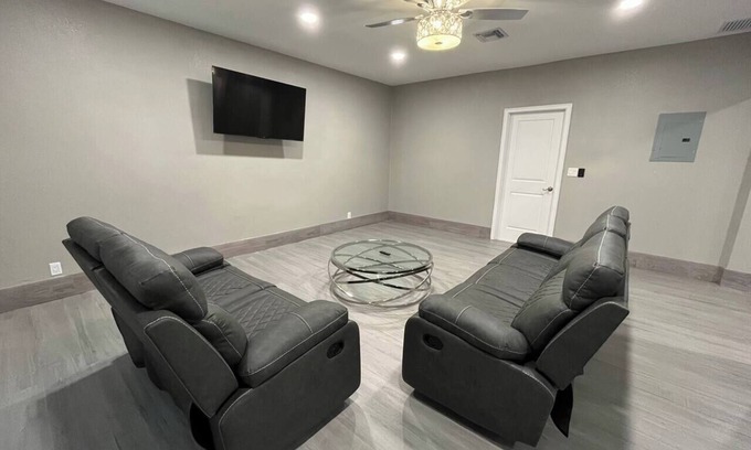 Bahamas Terrace Apartment | Exquisite 3 Bed/3 Bathroom
