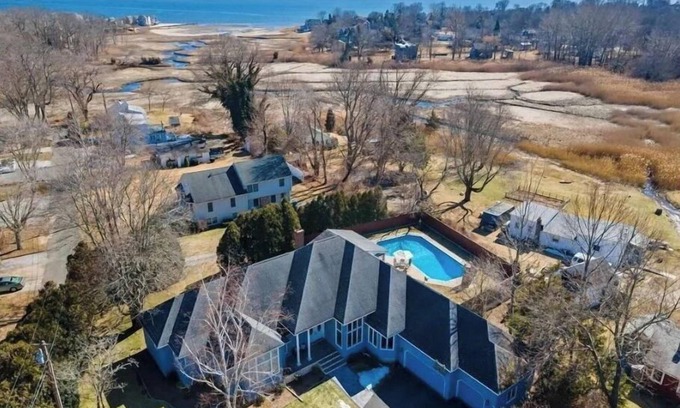 Westbrook Center House | Exquisite Beach Villa In Ground pool and Spacious Bermuda room! 2 living Rooms!