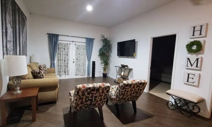 Greater Palm River Point CDC Bed & Breakfast | Exquisite Home near Tampa/Orlando sleeps 14-20.