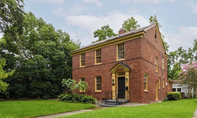 Chatham Crescent House | Exquisite Music Inspired Ardsley Park Home by Lucky Savannah