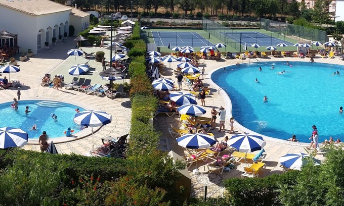 Portimao Apartment | Exquisite Poolside Apt at the fabulous Oasis Parque. Unlimited WiFi IPTV etc