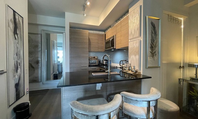Church and Wellesley Condo | Exquisite Retreat: Luxury Living with Seamless Subway Access, Steps to Yorkville