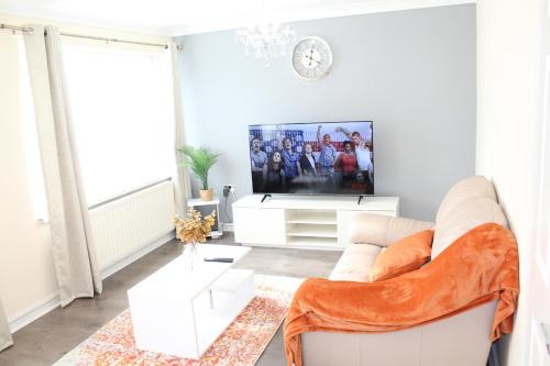Newcastle-upon-Tyne Apartment | Exquisite Stays Free parking, fast WiFi, close to city centre