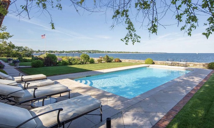 Westport Villa | Exquisite Waterfront Villa
