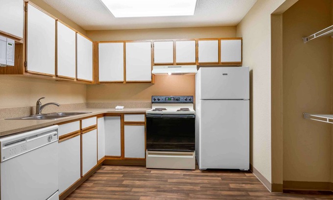 Pike Hotel | Extended Stay America Suites Indianapolis West 86th St