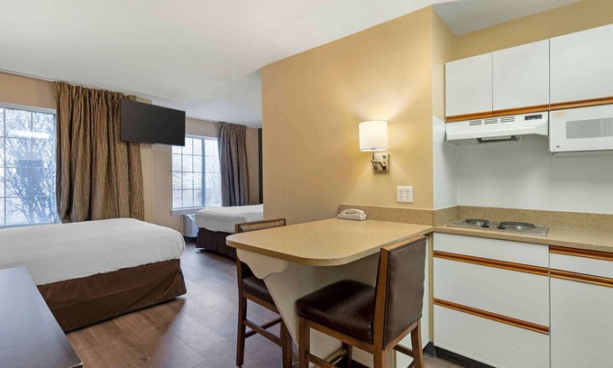 Bridgeton Hotel | Extended Stay America Select Suites - St. Louis - Airport - Central