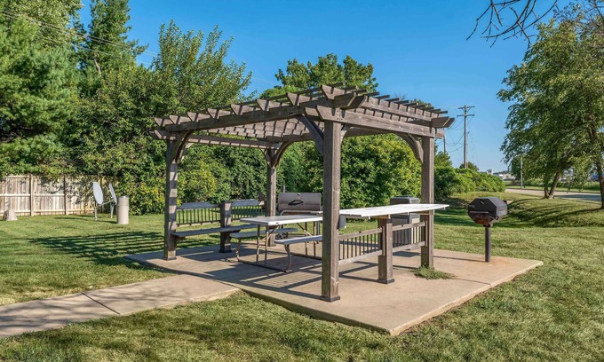 O'Fallon Hotel | Extended Stay America Select Suites - St. Louis - O' Fallon, IL