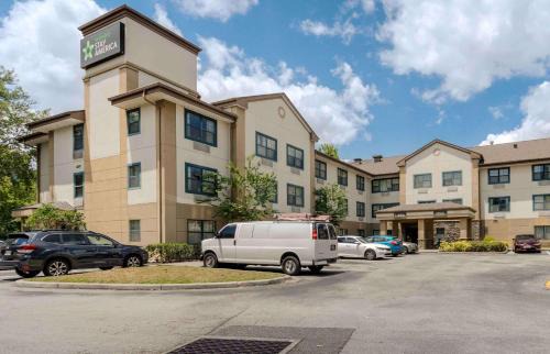 Fairvilla Hotel | Extended Stay America Select Suites - Orlando - Maitland - 1760 Pembrook Dr