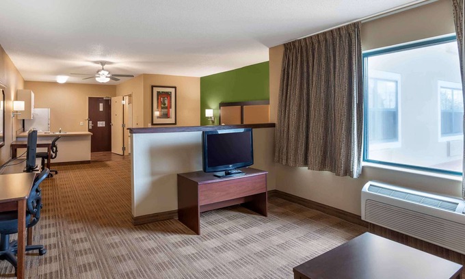 Maple Grove Hotel | Extended Stay America Suites Minneapolis Maple Grove