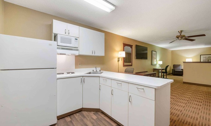 Schaumburg Hotel | Extended Stay America Suites Chicago Schaumburg I90