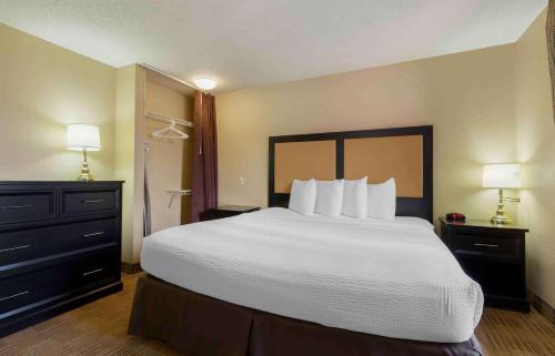 Rockford Hotel | Extended Stay America Suites - Rockford - I-90
