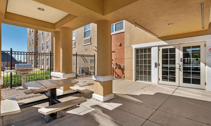 Des Plaines Hotel | Extended Stay America Suites Chicago O'Hare Allstate Arena