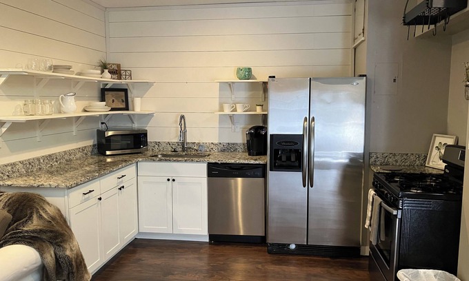 Roswell Apartment | Extended stay apartment near Canton St Roswell