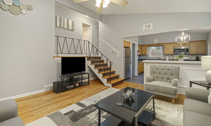 Glen Ellyn House | Extended Stay Glen Ellyn FHS Rental