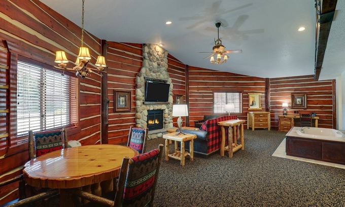 Johnston Hotel | Extended Stay Premier Suite Cottage, Stoney Creek Des Moines, Free Breakfast