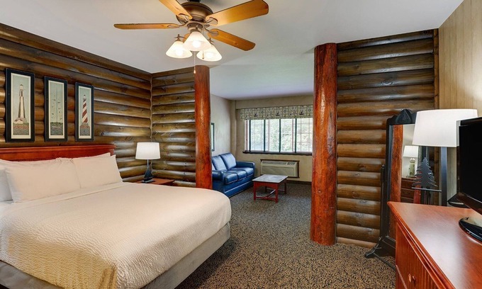 Columbia Hotel | Extended Stay Queen Suite with Kitchenette! Stoney Creek Columbia