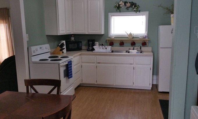 Rome Apartment | extra clean studio close to downtown hospitals and colleges