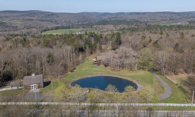 Worthington House | Extra large, quiet retreat with space for extended family, events - indoor pool