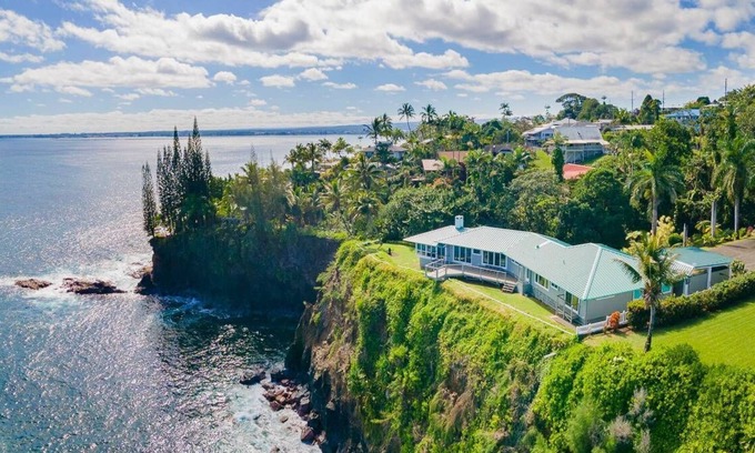 Kapoho House | EXTRAORDINARY Hale Kuikahi Oceanfront Retreat - fully airconditioned!