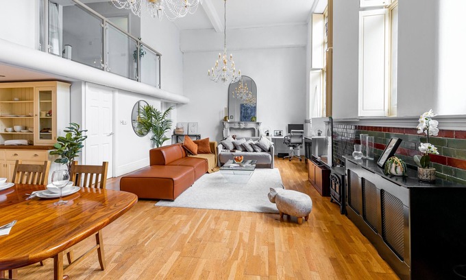 Lansbury House | Extremely Rare Luxury Loft