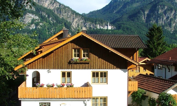 Schwangau Apartment | Extremely well maintained 4 star apartment with a view of Neuschwanstein Castle