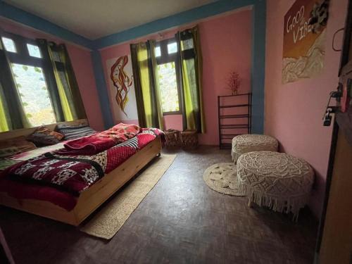 Kullu House | Eye love peace cafe
